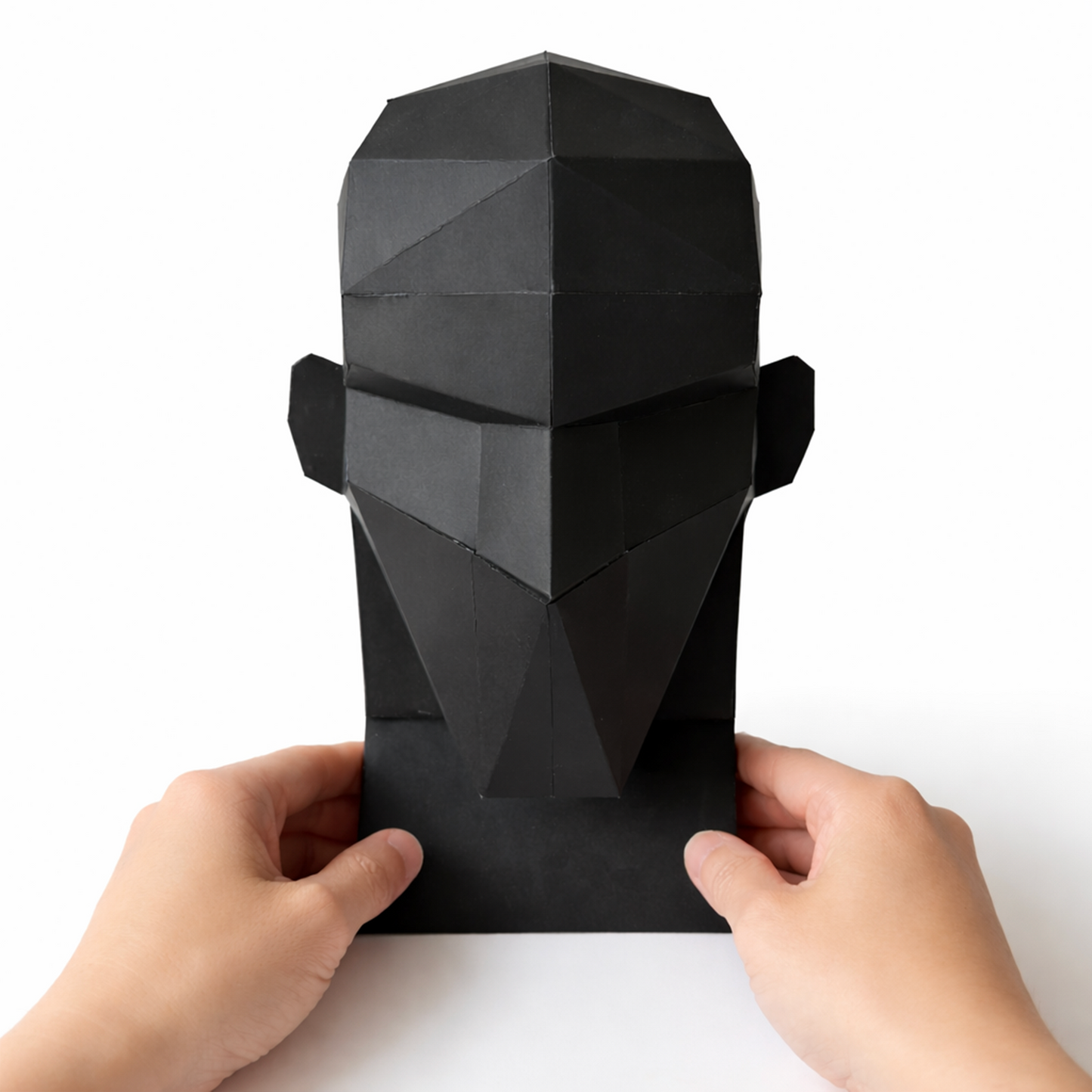 Polygonal Mannequin Head Papercraft – 3D DIY Display Stand (PDF Template)